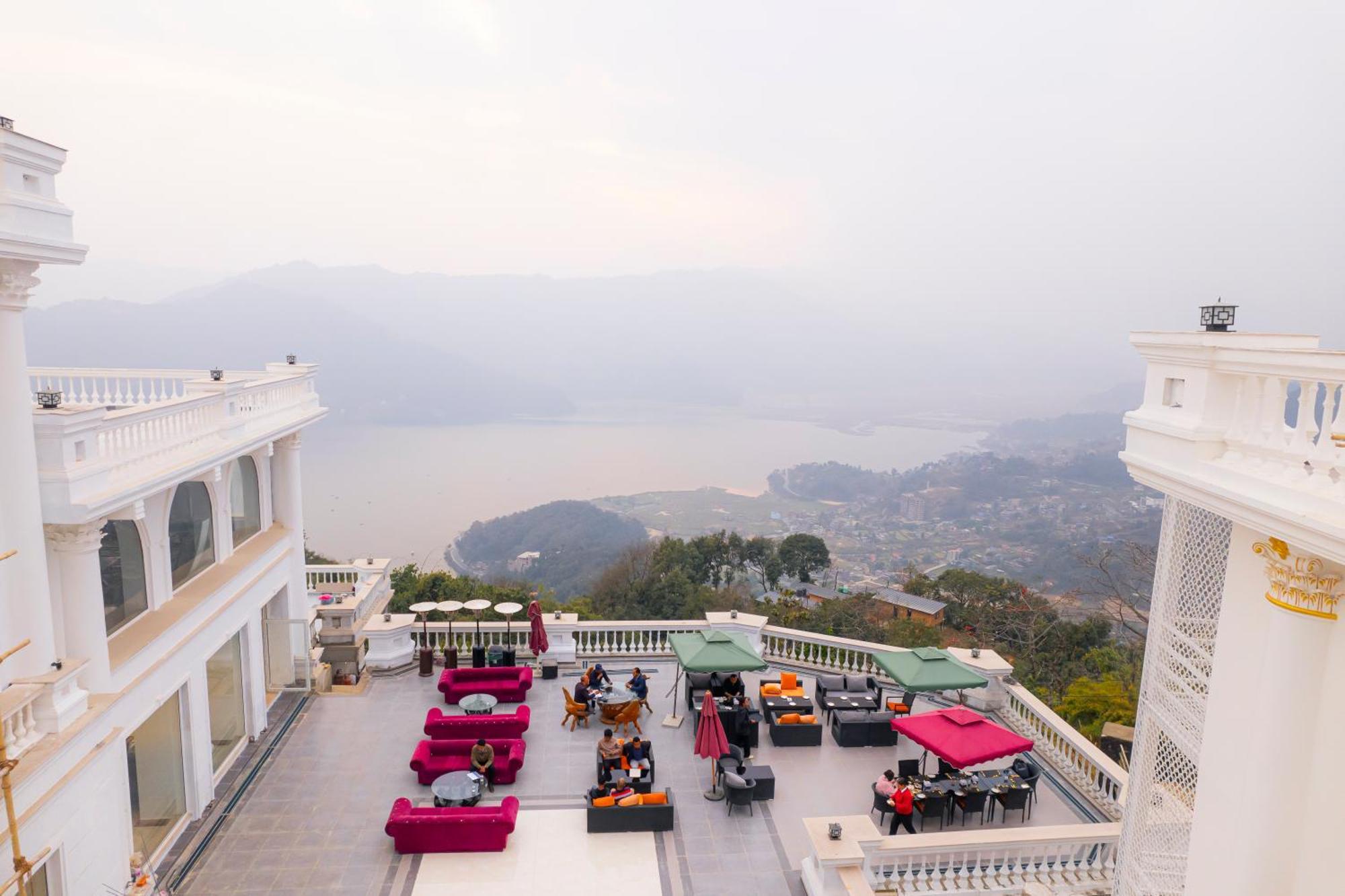 Le Glamour Resort & Wellness Spa Pokhara Exteriör bild