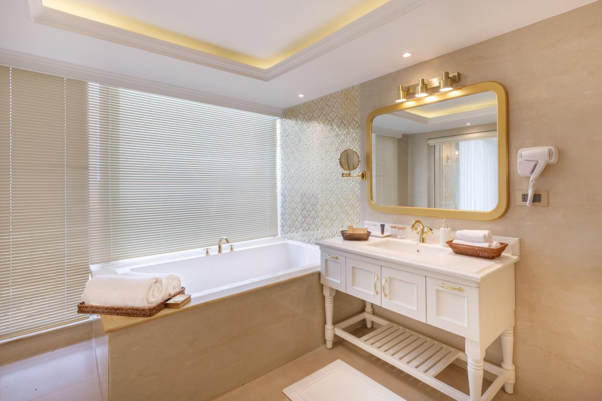 Le Glamour Resort & Wellness Spa Pokhara Exteriör bild