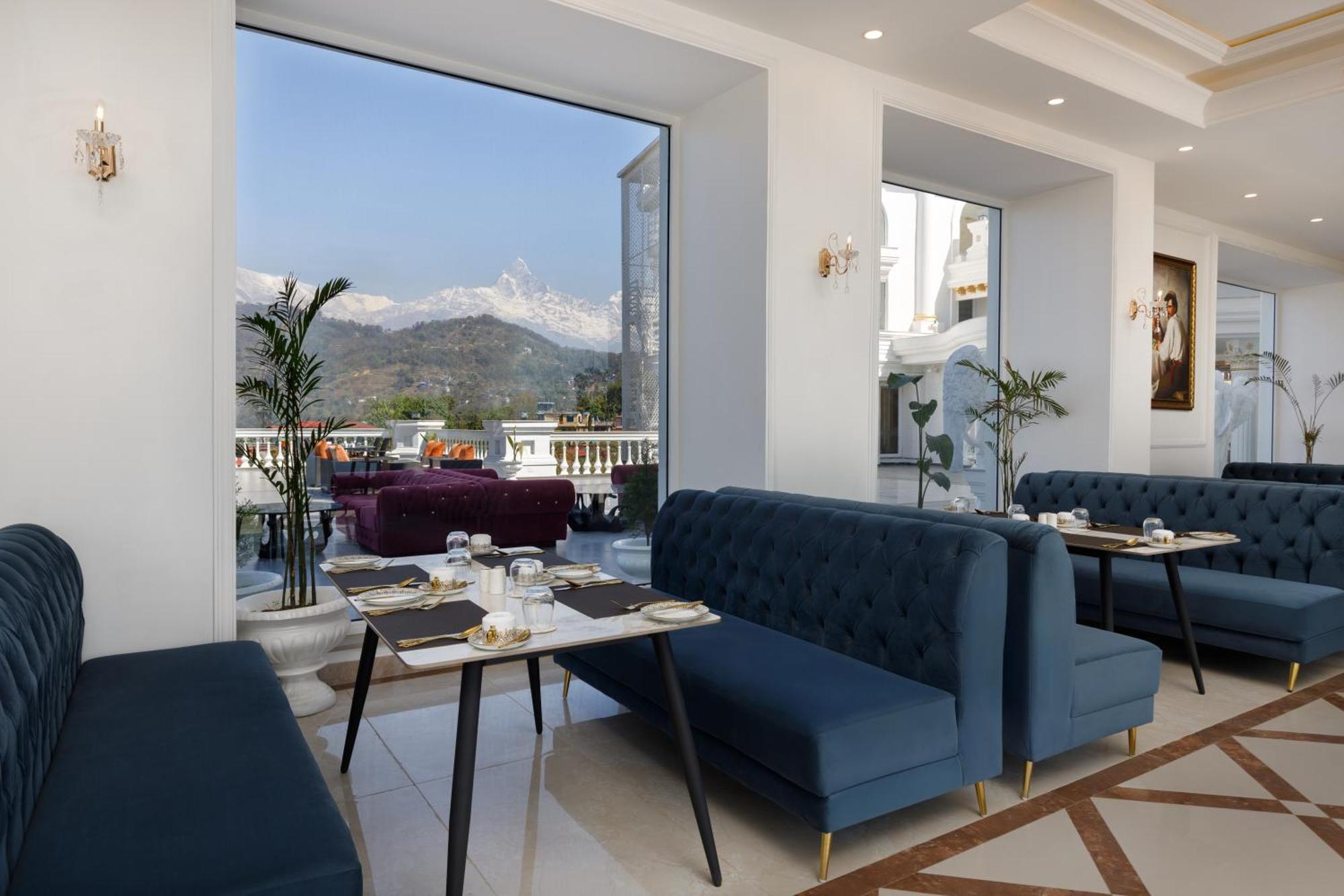 Le Glamour Resort & Wellness Spa Pokhara Exteriör bild