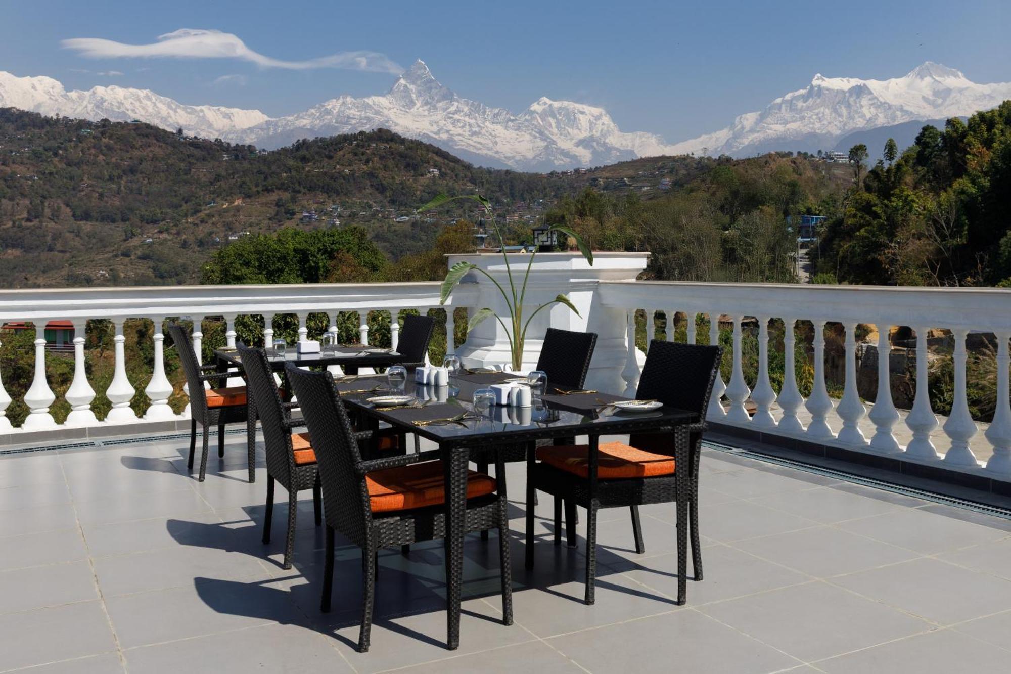 Le Glamour Resort & Wellness Spa Pokhara Exteriör bild